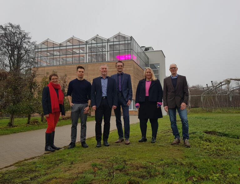 Ernährung der Zukunft: Hochschule Osnabrück eröffnet Indoor-Farm