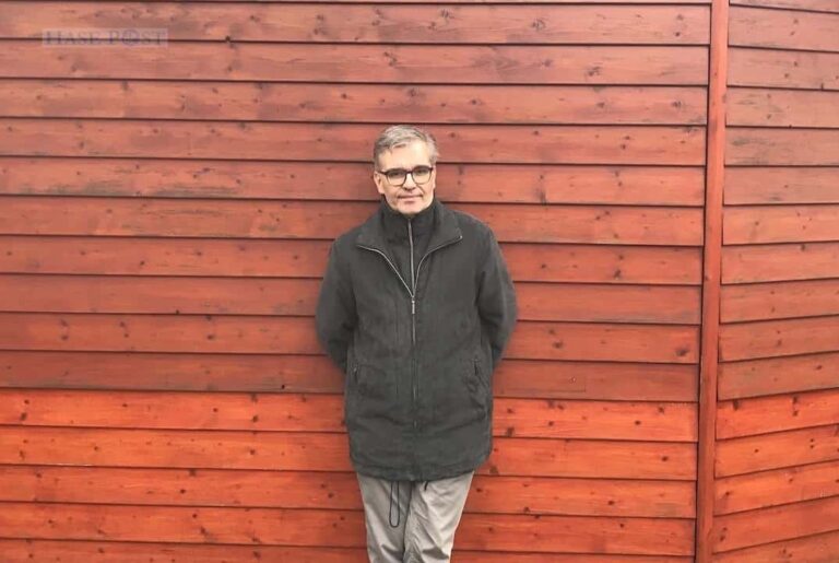 Jahrelang sein Stammplatz: Vor dem Theater hätte Thomas Richter eigentlich seinen Stand aufbauen wollen. / Foto: Burrichter