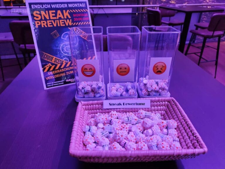 Mit Popcorn gaben die Sneaker ihre Bewertung zu „Cloudy Mountain“ ab. / Foto: Hall of Fame