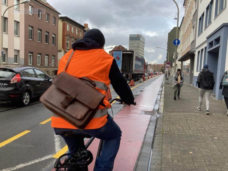 Radfahrer kommen jetzt sicherer über den Goethering an ihr Ziel. / Foto: Schulte
