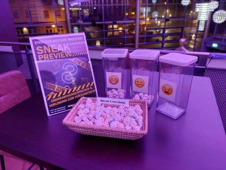 Mit Popcorn gaben die Sneaker ihre Bewertung zu „Cloudy Mountain“ ab. / Foto: Hall of Fame