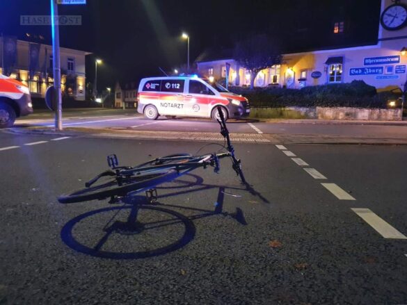Radfahrerin bei Zusammenstoß mit PKW in Bad Iburg verletzt – Fahrrad ohne Licht unterwegs