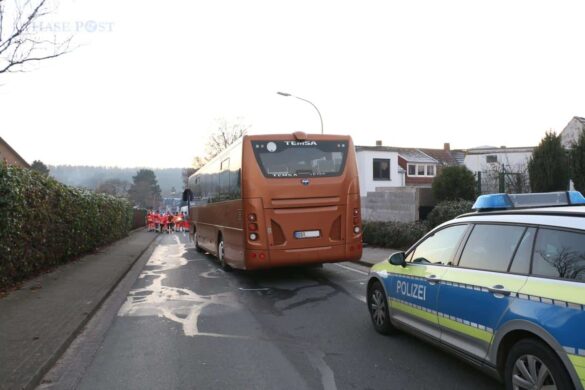 Bus fährt auf Transporter auf – mehrere Kinder werden in Wallenhorst verletzt