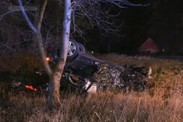 Crash in Ostercappeln: Zwei Fahrzeuge überschlagen, drei Menschen schwerst verletzt Crash in Ostercappeln: Zwei Fahrzeuge überschlagen, drei Menschen schwerst verletzt