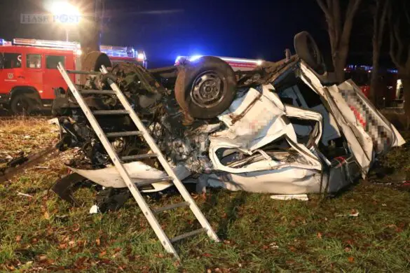 Crash in Ostercappeln: Zwei Fahrzeuge überschlagen, drei Menschen schwerst verletzt Crash in Ostercappeln: Zwei Fahrzeuge überschlagen, drei Menschen schwerst verletzt