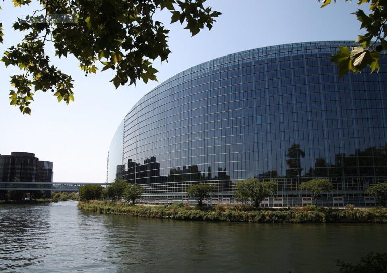 Ex-Vizepräsidentin des EU-Parlaments Kaili bleibt in U-Haft