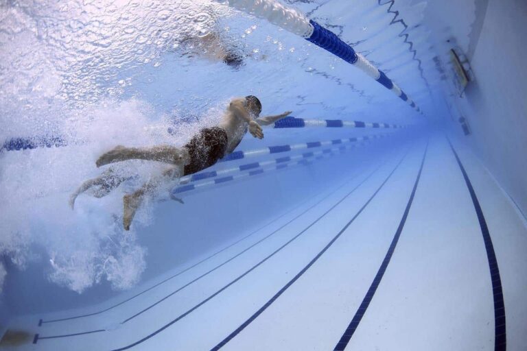 Schwimmen im Schwimmbad