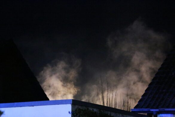 Garagenbrand droht auf Wohnhaus und Nachbargrundstück in Wallenhorst überzugreifen