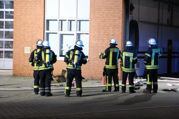 Aufenthaltsraum in Flammen - Zimmerbrand im Bohmte