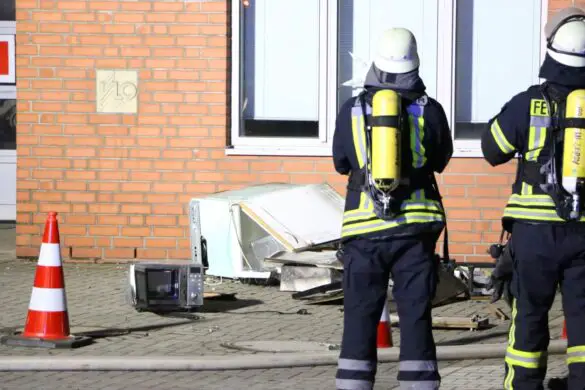 Aufenthaltsraum in Flammen - Zimmerbrand im Bohmte