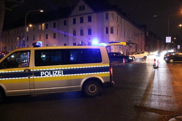 Fußgänger von PKW an Hannoverscher Straße erfasst.