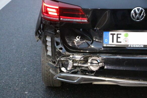 Auffahrunfall mit vier Fahrzeugen und drei Leichtverletzten auf der Autobahn 30 / Foto: Heiko Westermann Auffahrunfall mit vier Fahrzeugen und drei Leichtverletzten auf der Autobahn 30