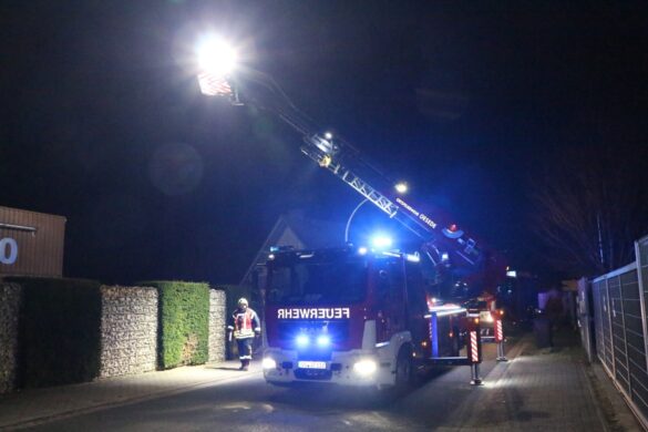 Rauch entdeckt, Feuerwehr sucht Brand in Hasbergen