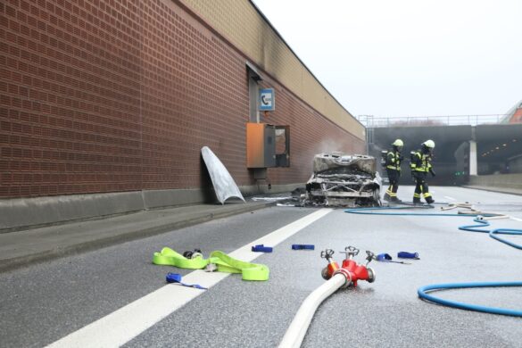 Löscheinsatz der Feuerwehr Löscheinsatz der Feuerwehr