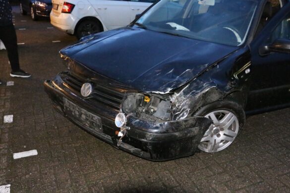 Drei PKW stoßen in Melle an Kreuzung zusammen