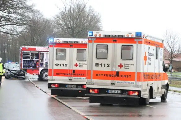 Rettungswagen an B51