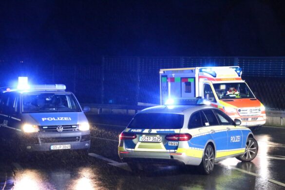 Streifenwagen und Rettungswagen