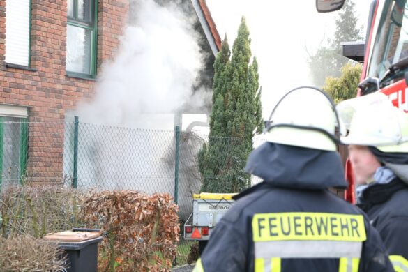 Rauch aus Kellerfenster