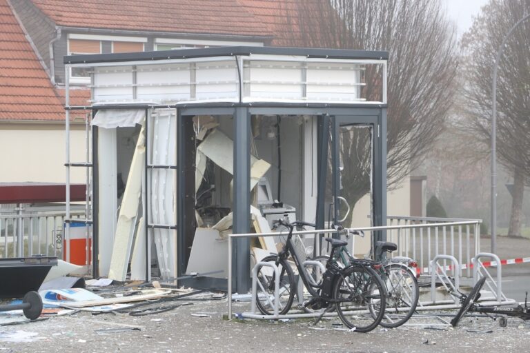 Gesprengter Volksbank-Geldautomat an der Gesmolder Straße / Foto: Westermann