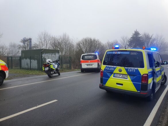 Polizeimotorrad, Streifenwagen und Notarzt