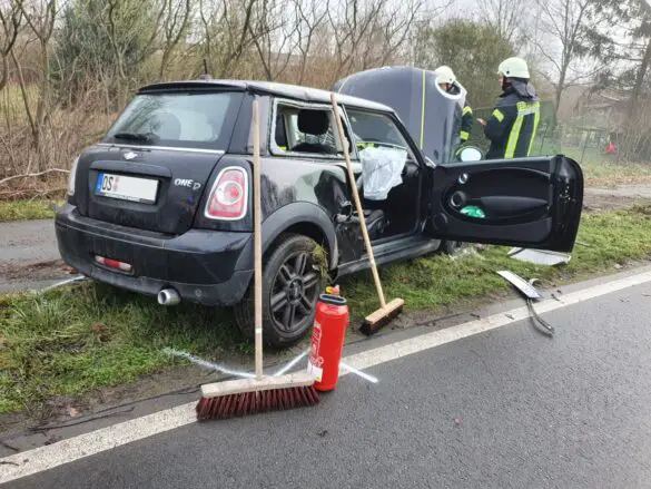 Mini Cooper am Heck beschädigt
