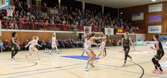 GiroLive-Panthers gewinnen mit 66:61 gegen die Royals aus Saarlouis. / Foto: Dieter Reinhard