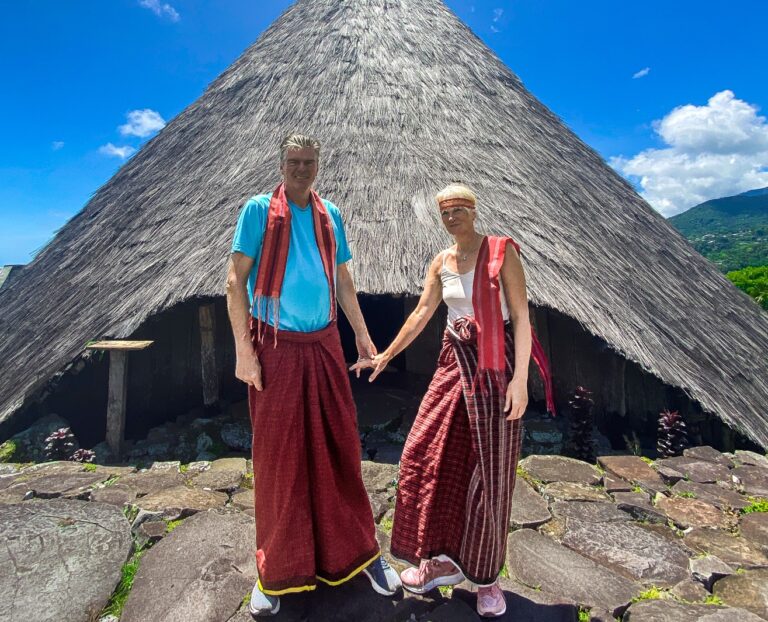 Thomas und Brit Wessel besuchten auf Flores die Manggaraian, eine ethnische Volksgruppe. / Foto: Privat