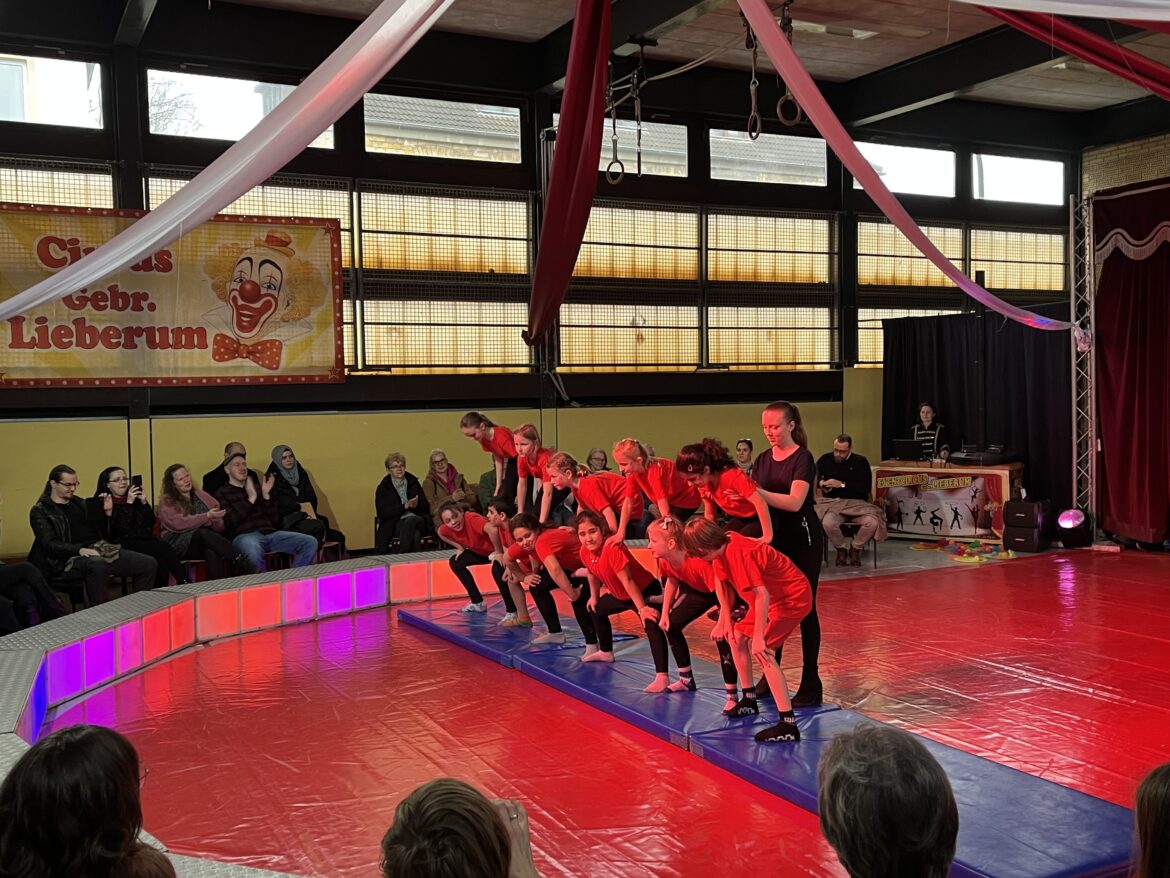 Zirkus Lieberum an der Drei-Religionen-Schule / Foto: Alina Hirsch / Hasepost.de