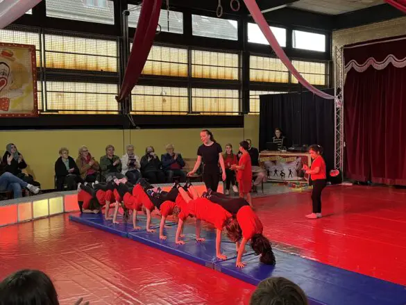 Zirkus Lieberum an der Drei-Religionen-Schule / Foto: Alina Hirsch / Hasepost.de