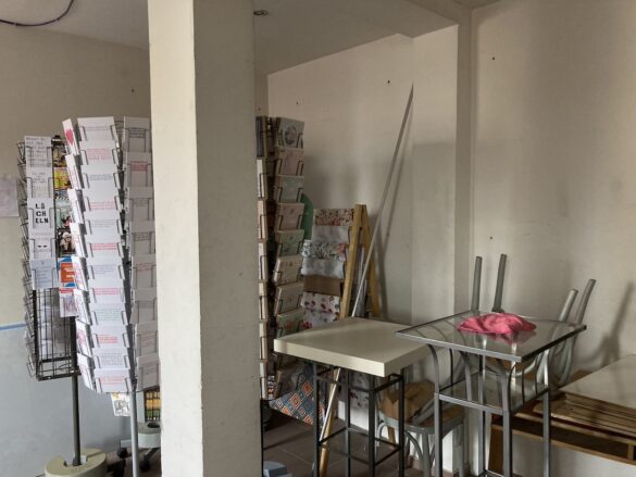 Im 3. Obergeschoss war die Lagerfläche des prelle-shops. Hier stehen schon Postkarten für den neuen Standort. / Foto: Schulte Prelle-Umzug auf der Zielgeraden: Neueröffnung am 3. März in der Krahnstraße 6