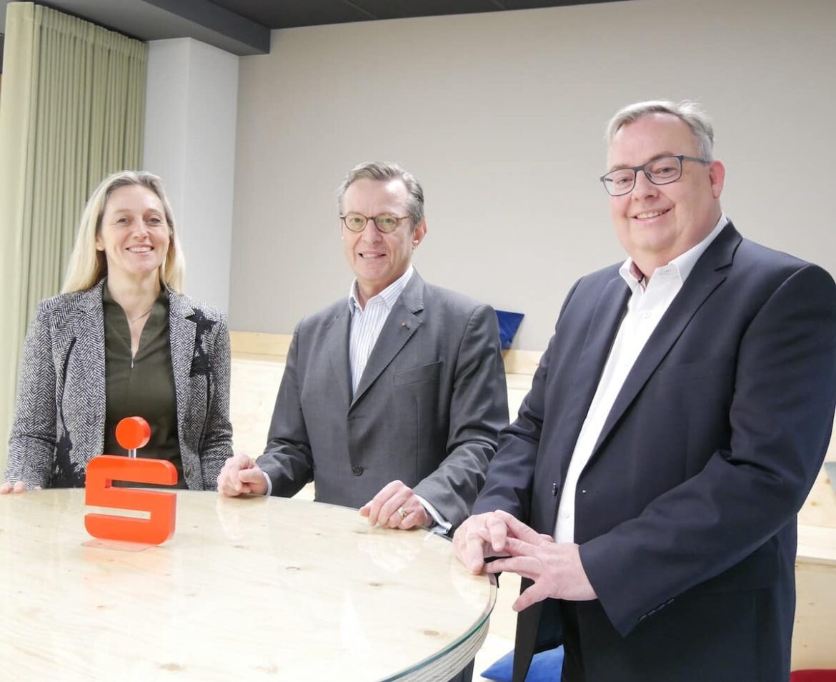 Der Vorstand der Sparkasse Osnabrück: Nancy Plaßmann, Johannes Hartig (Vorsitzender) und André Schüller (vlnr)