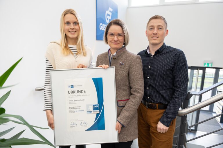Angelina Eillert (links), Juliane Hünefeld-Linkermann und Daniel Guth. / Foto: G&S IT Group GmbH
