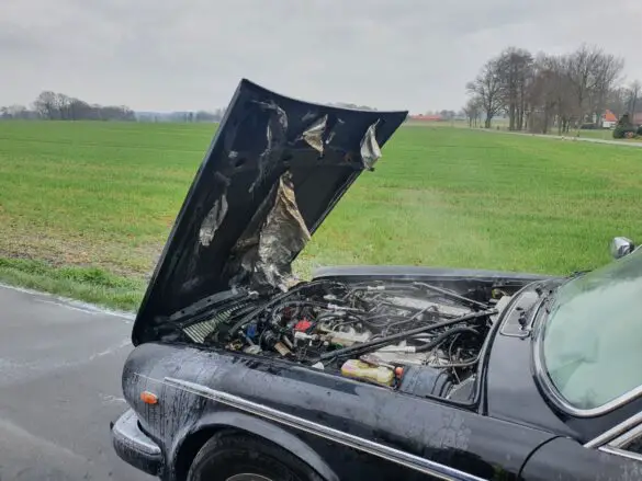 Oldtimer geht in Wallenhorst in Flammen auf