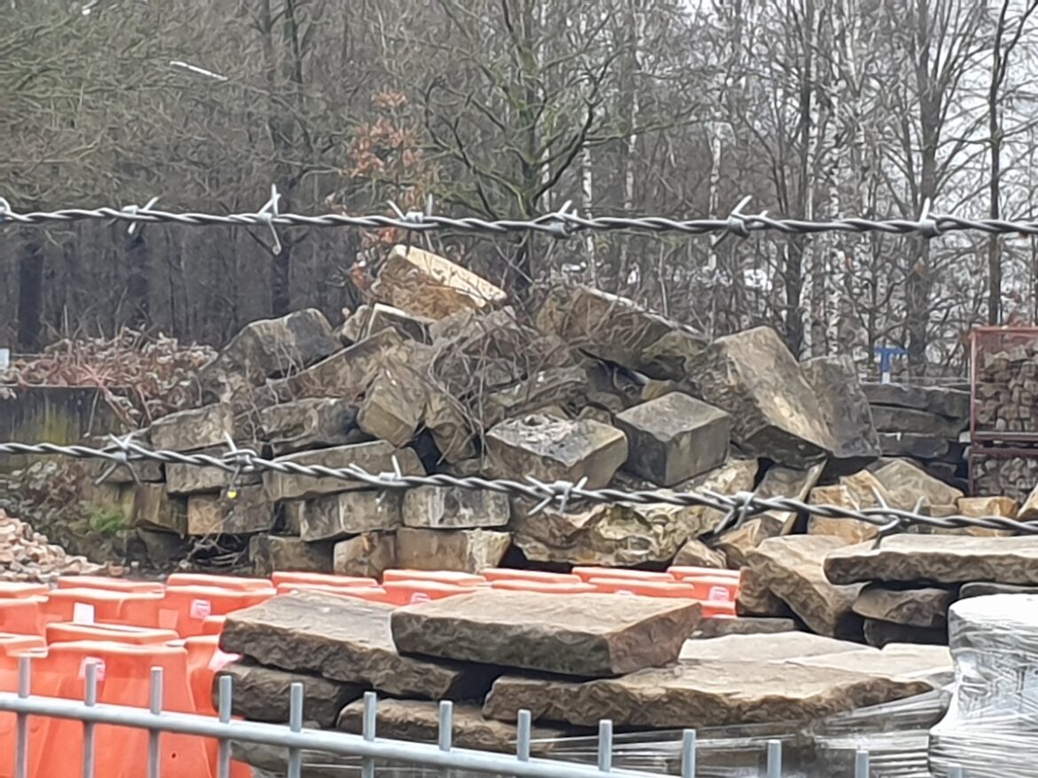 Große Natursteine wären zwar nicht grün, aber doch schöner und umweltfreundlicher als Beton. / Foto: Cycle4Change
