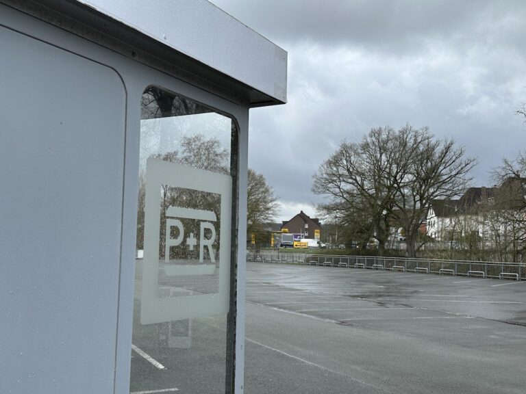 Nichts los auf dem P+R Parkplatz am Kinderhospital. / Foto: Pohlmann