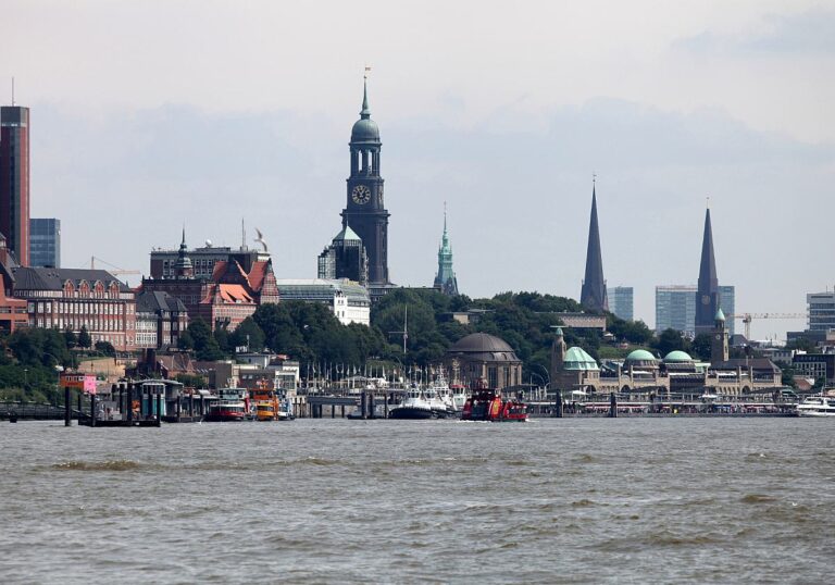 Hamburg will vom Bund mehr Unterkünfte für Flüchtlinge