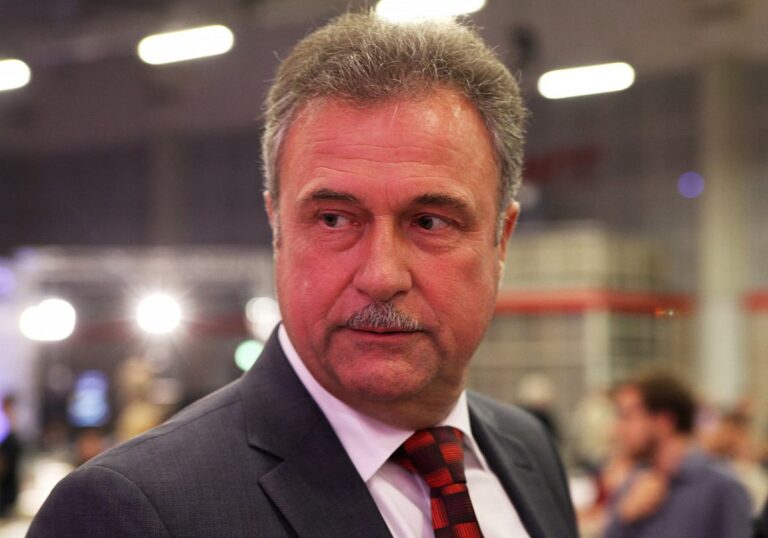 Weselsky wirft EVG und Deutscher Bahn “Schmierenkomödie” vor