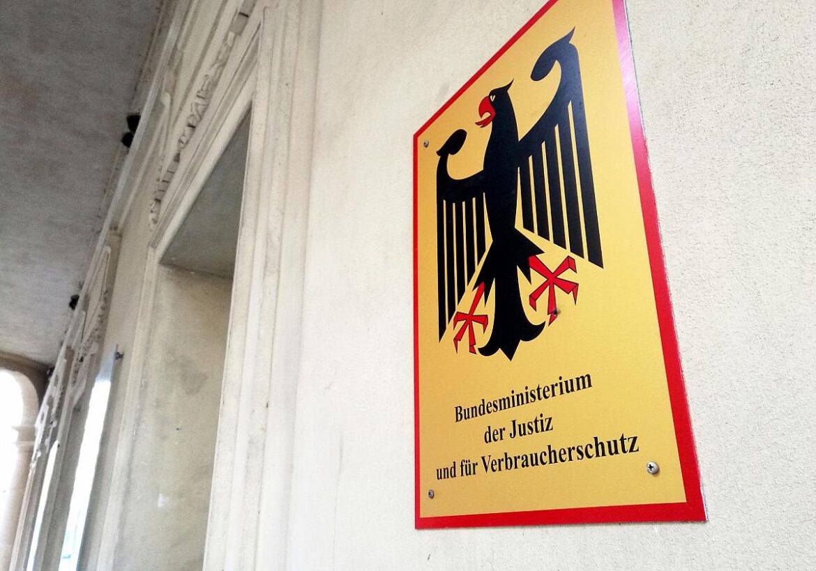 Justizminister begrüßt internationalen Haftbefehl gegen Putin