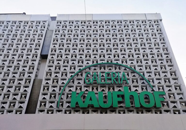 Horten-Kacheln an der Fassade