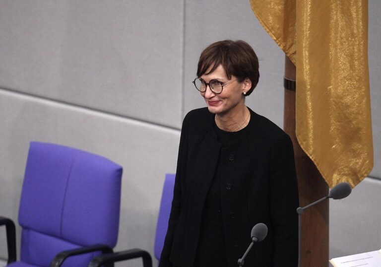 Union wirft Forschungsministerin Untätigkeit vor