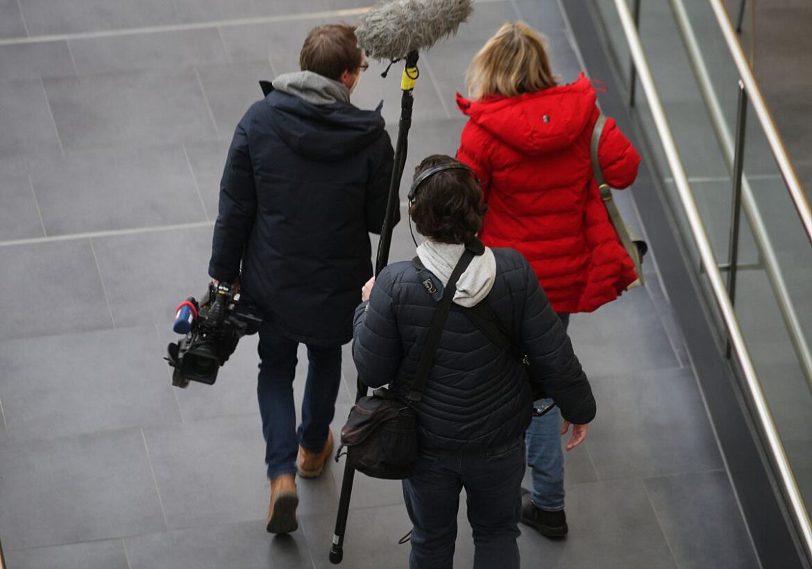 320 politisch motivierte Straftaten gegen Medien