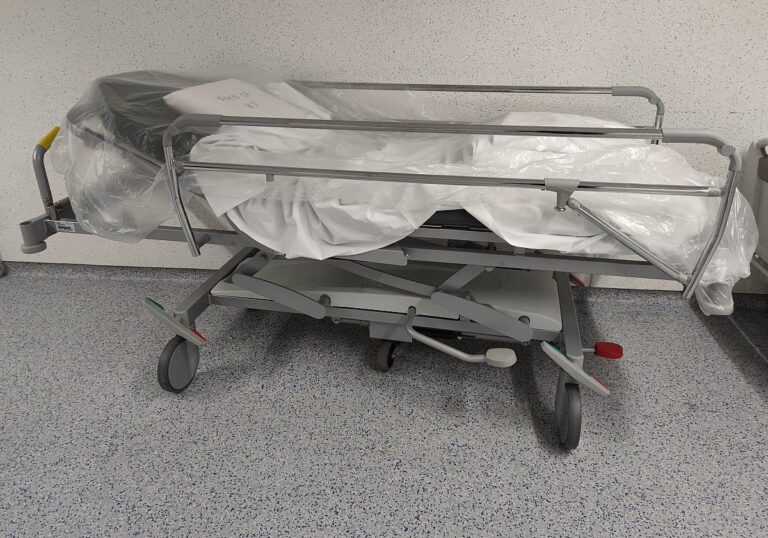 Bett im Krankenhaus / dts