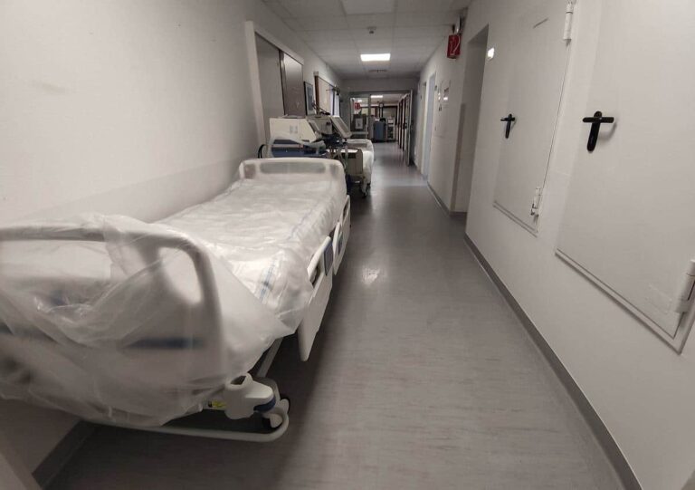 Bett im Krankenhaus / dts