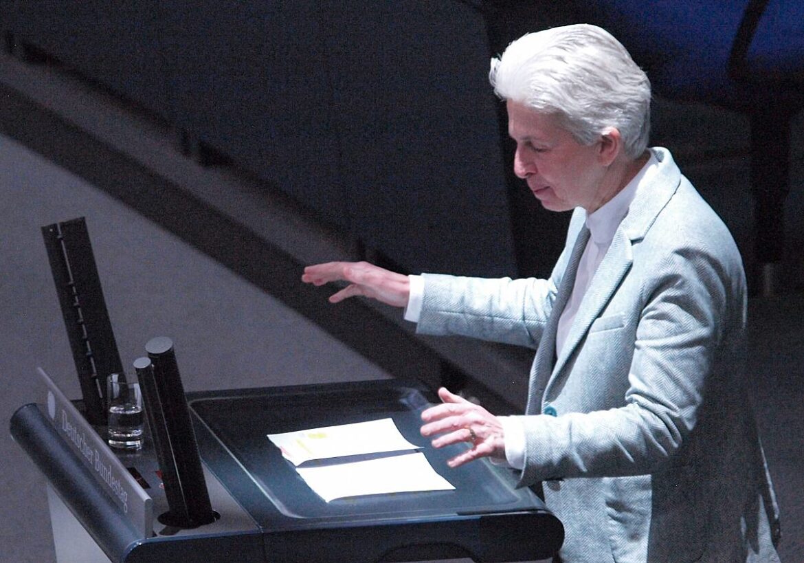 Strack-Zimmermann lobt europäische Munitionsbeschaffung