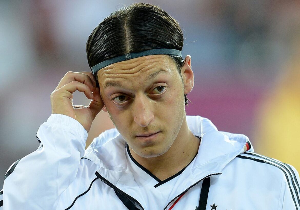 Ex-Nationalspieler Mesut Özil hört auf