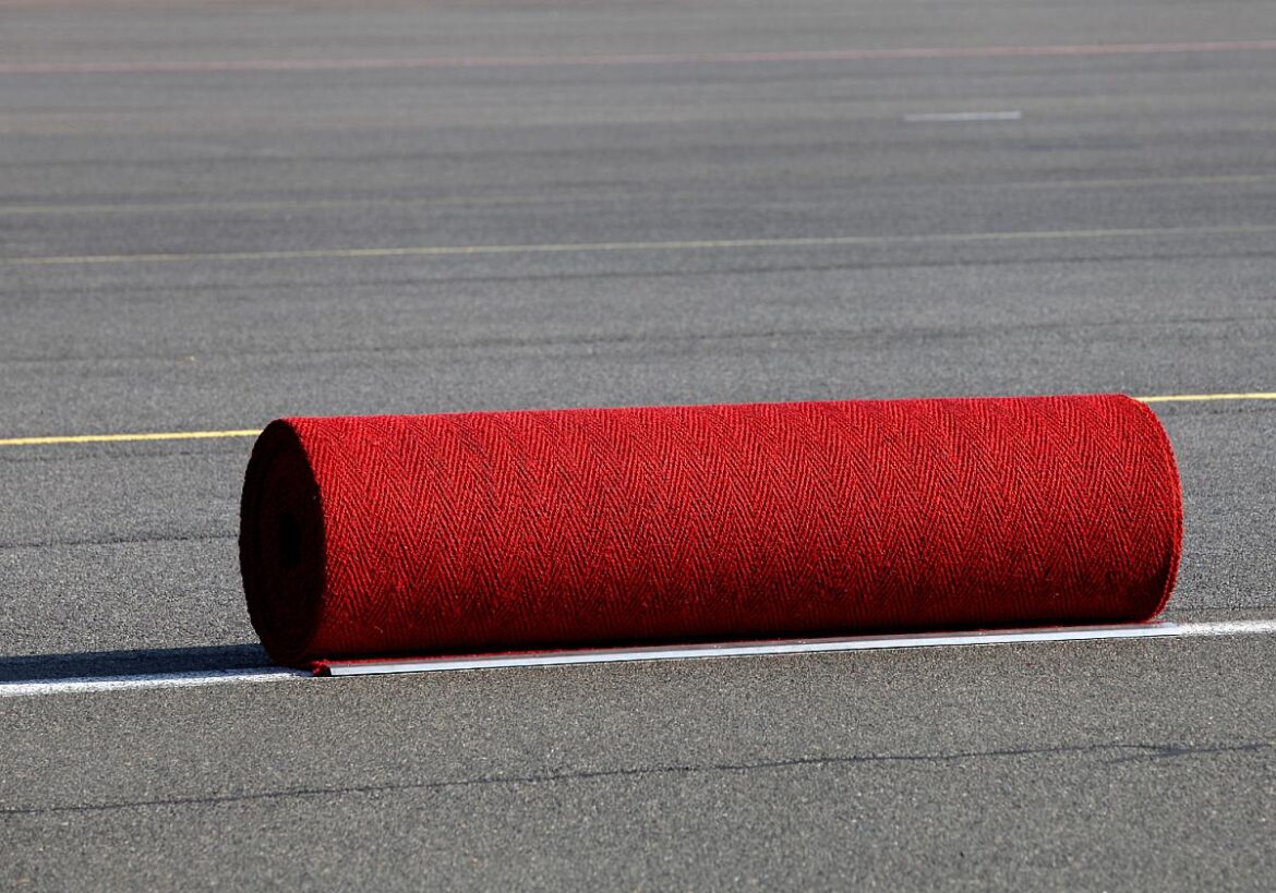 Charles III. zu Staatsbesuch in Deutschland eingetroffen