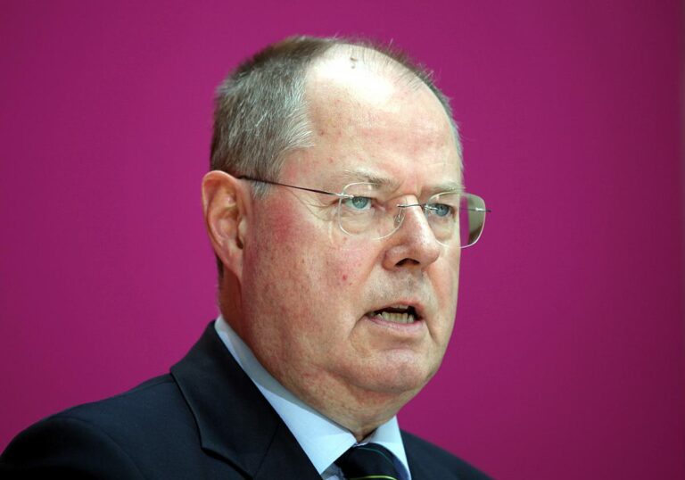 Steinbrück fürchtet Risiken des Schattenbankensektors