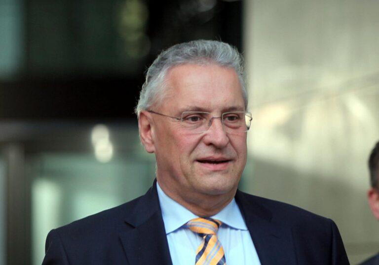 Herrmann stellt Sozialleistungen für Asylbewerber infrage