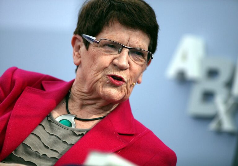 Süssmuth kritisiert Wahlrechtsreform wegen fehlender Parität