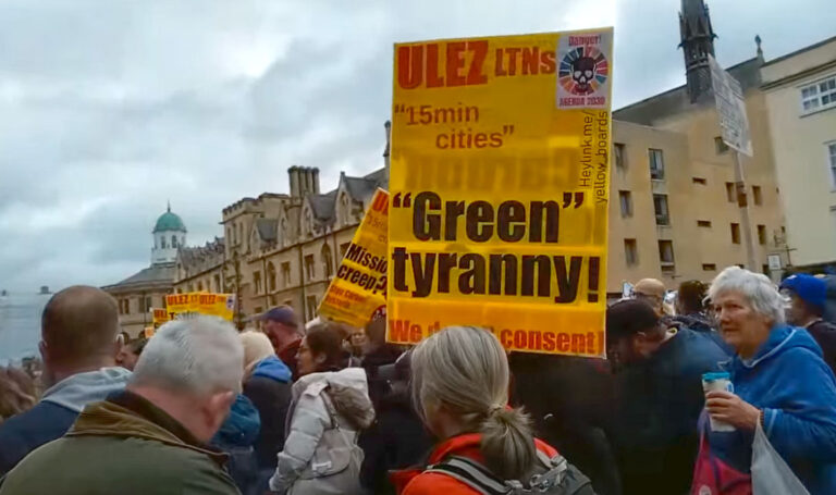Anti 15 minute cities protest in Oxford.
